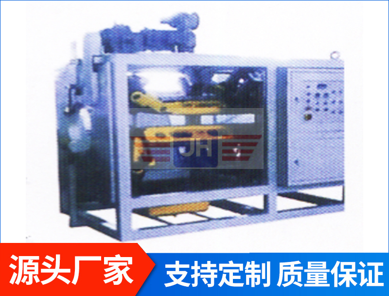 四爪牽引機