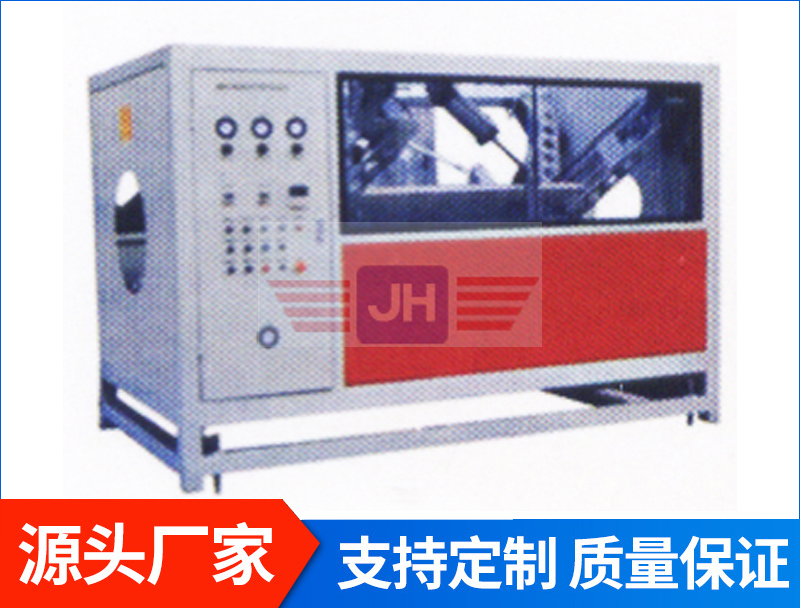 六爪牽引機