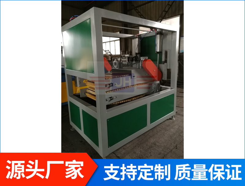 塑料板材牽引機(jī)設(shè)備